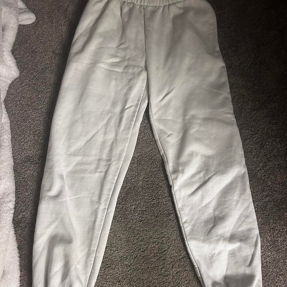 white brandy melville sweat pants - Picture 5 of 5